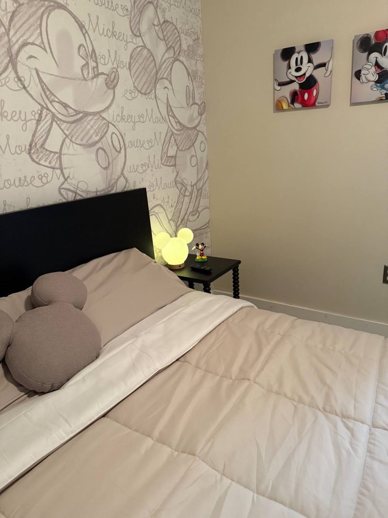 Mickey bedroom detail