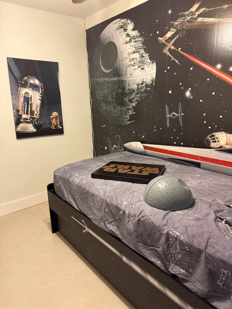 Star Wars bunk room